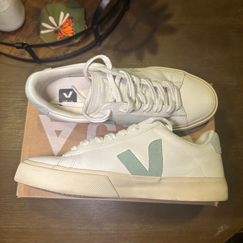 Veja Campo Leather Low-Top Sneakers
